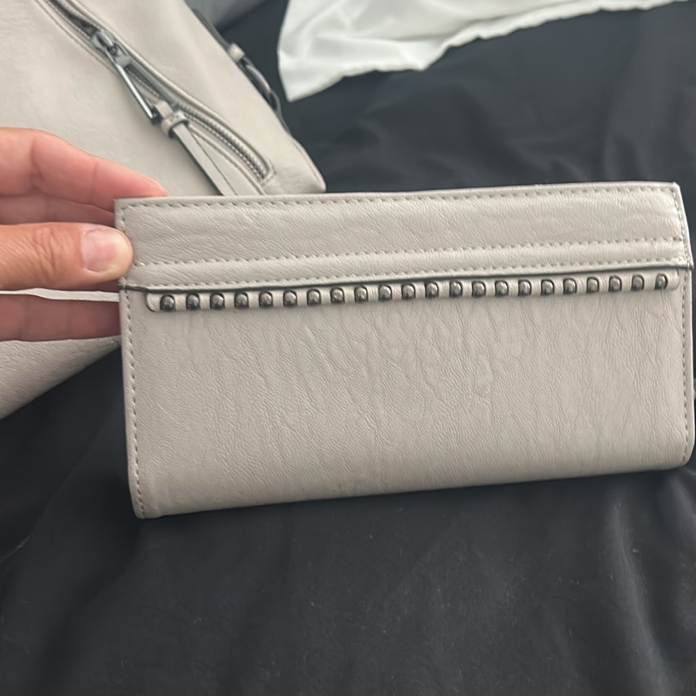Jessica Simpson Gray Women's Handbag and Wallet Set - Picture 3 of 8